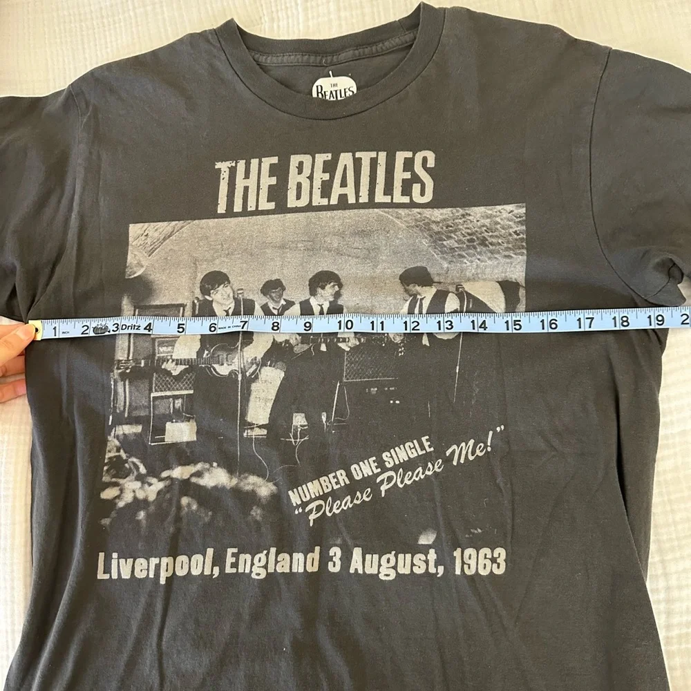 The Beatles Charcoal Graphic Tee - Picture 5 of 6